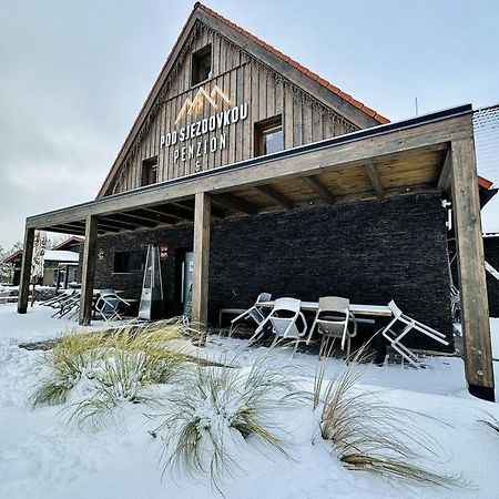Penzion A Restaurace Pod Sjezdovkou Cenkovice Kültér fotó